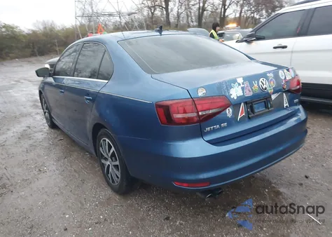 2017 Volkswagen Jetta 1.4T Se z USA, uszkodzony, nr VIN 3VWDB7AJ4HM387539